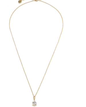 Collana corta con solitario a goccia e chiusura a moschettone regolabile. Nickel tested. Lega di zinco placcata oro con zirconi. Nickel tested.
