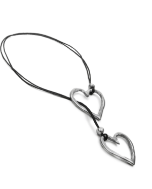 Pendente in alluminio 100% riciclato composta da due cuori irregolari saliscendi Pendente in alluminio 100% riciclato composta da due cuori irregolari saliscendi
